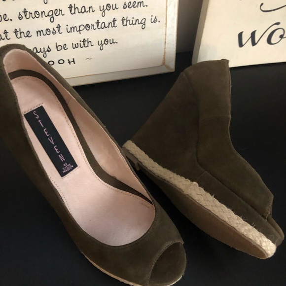 STEVEN Krista Olive Suede Wedge - Picture 2 of 3